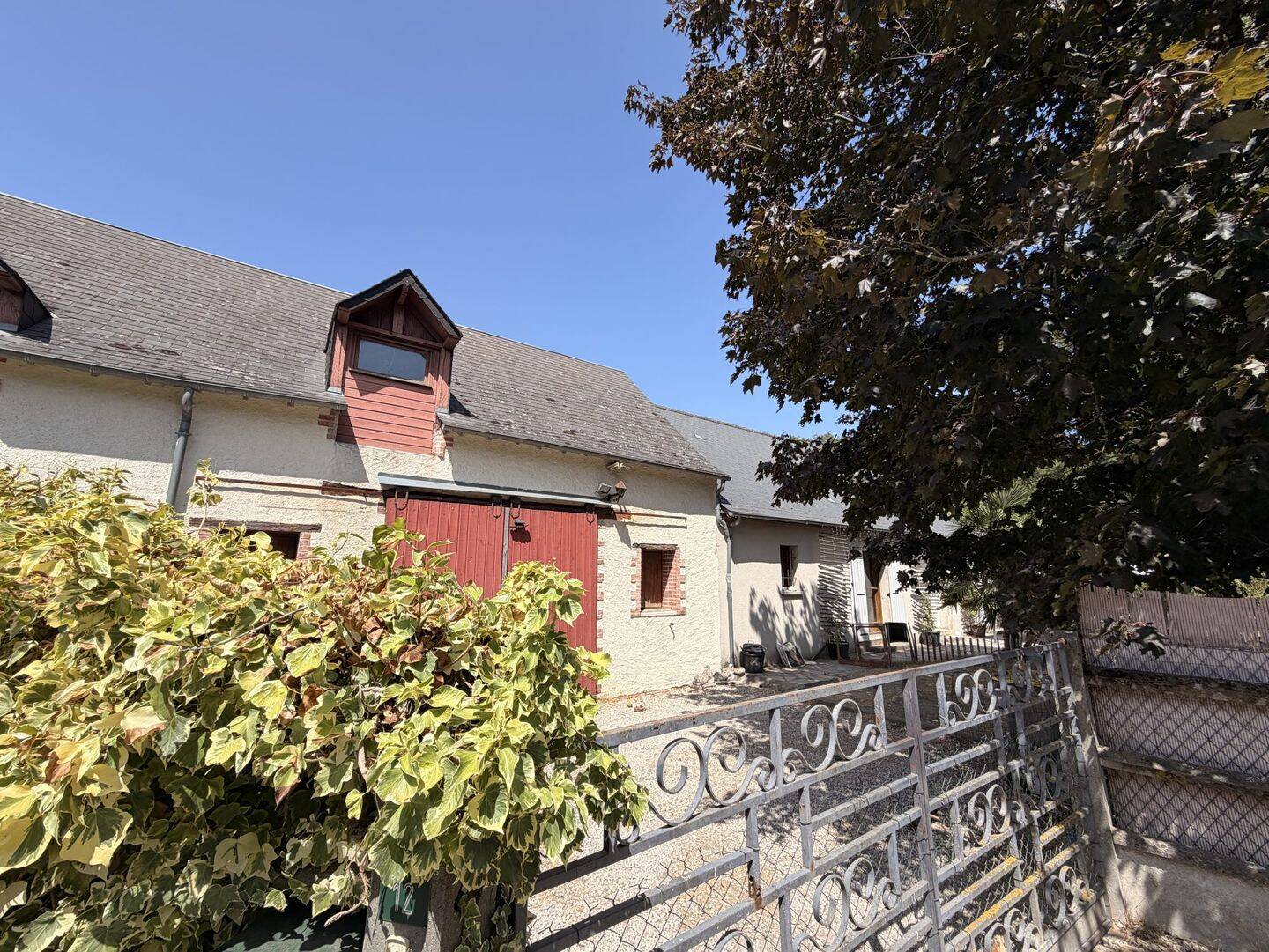 Maison 5 pièces 109 m² · à Savonnières · 108,5 m² · 910 €