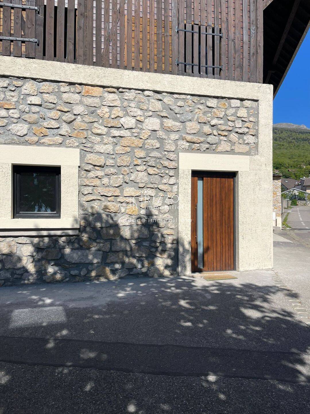 Maison 7 pièces 188 m² · à Crozet · 188 m² · 980 000 €