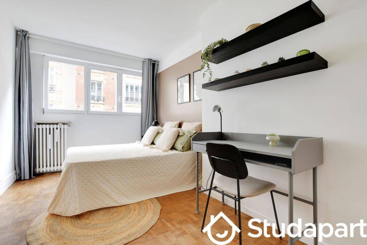 1 pièce 11 m² · à Paris 15ème Arrondissement · 11 m² · 1 010 €