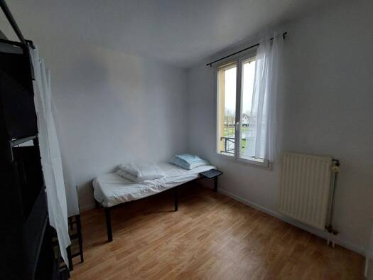Colocation à louer 475 € 2 pièces 1 chambre 1er étage Centre Est Lieusaint 77127