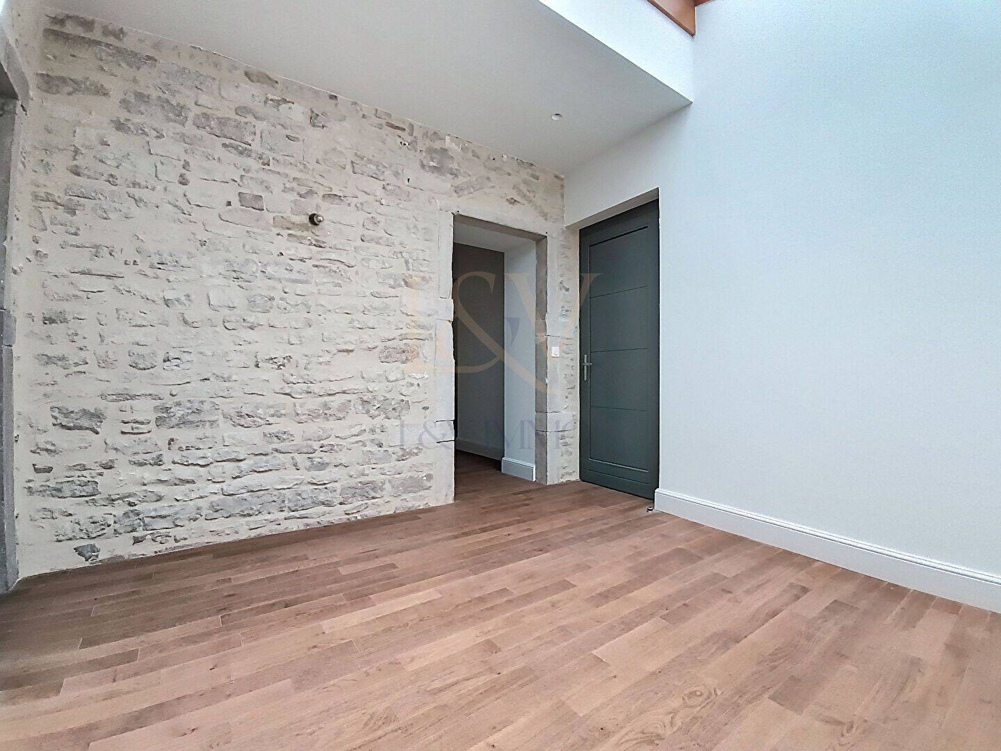 Appartement 4 pièces 100 m² · à Mâcon · 99,7 m² · 285 000 €