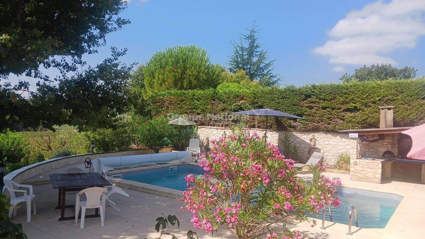 Maison 7 pièces 238 m² · à Sabran · 238 m² · 489 000 €
