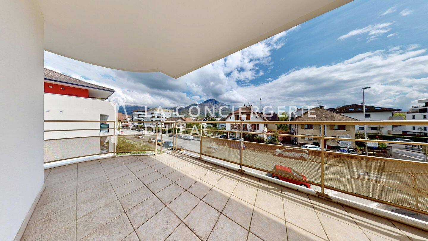 Appartement 4 pièces 87 m² · à Annecy · 87 m² · 2 142 €