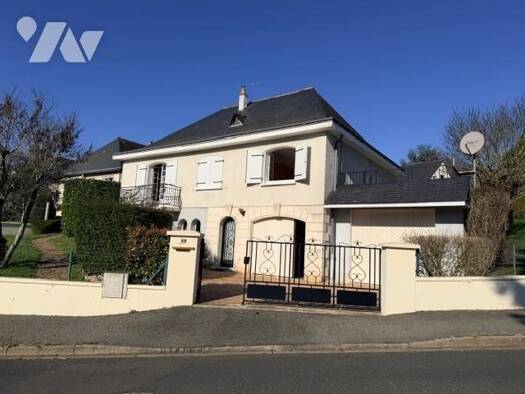 Maison à vendre 216 200 € 5 pièces 4 chambres 127 m² 820 m² de terrain Saumur 49400