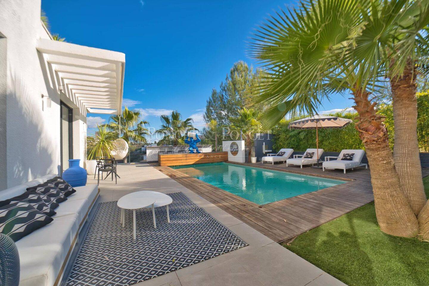 Maison 7 pièces 246 m² · à Juvignac · 246 m² · 849 000 €