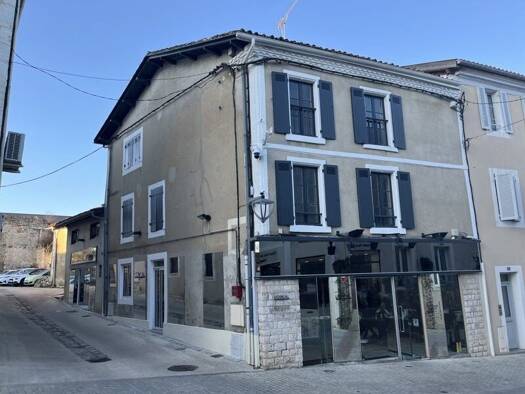 Immeuble à vendre 530 000 € 234 m² Saint-Sever 40500