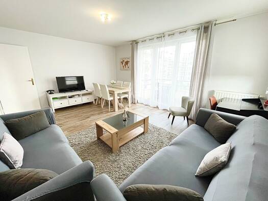 Appartement à vendre 224 000 € 3 pièces 2 chambres 60 m² Étage 4/5 Le Point du Jour-Centre Gare Cergy 95800