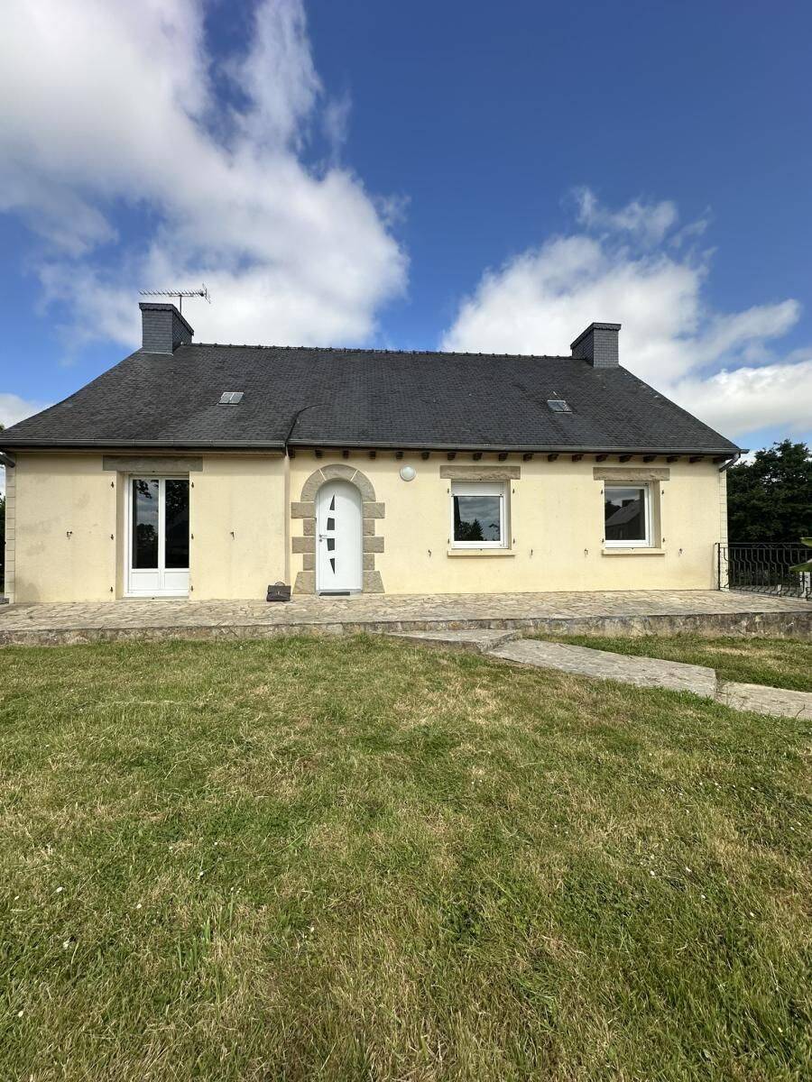 Maison 1 pièce 119 m² · à Plumieux · 119 m² · 720 €