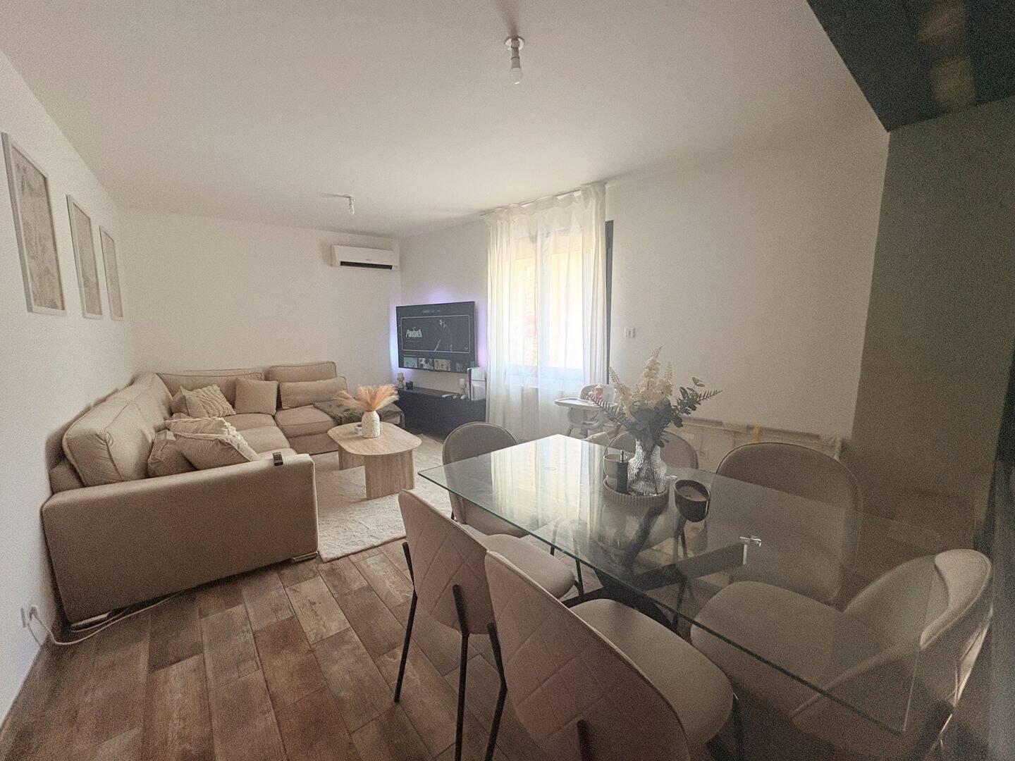 Appartement 4 pièces 90 m² · à Milhaud · 90 m² · 190 000 €