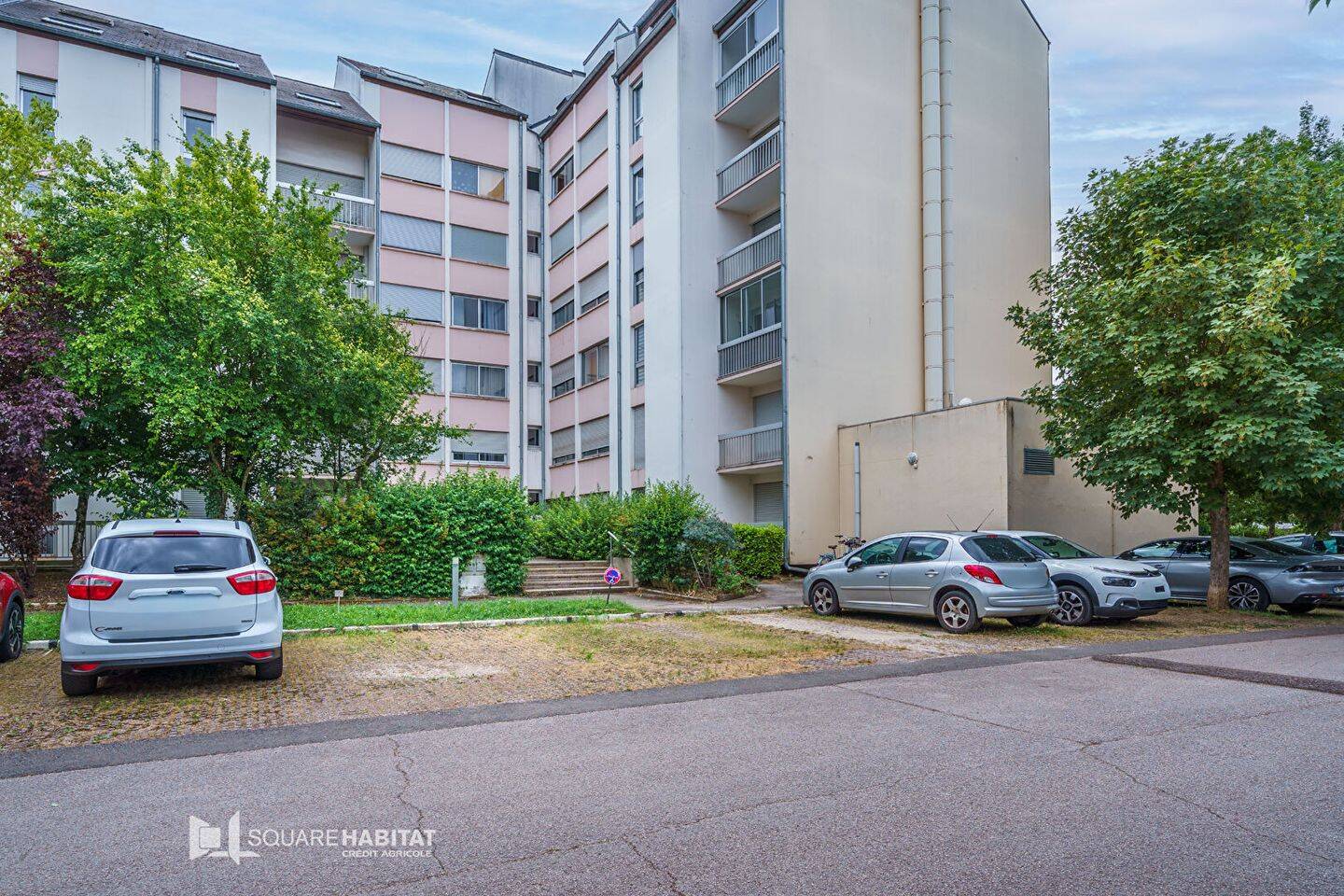Appartement 1 pièce 27 m² · à Dijon · 26,7 m² · 75 000 €