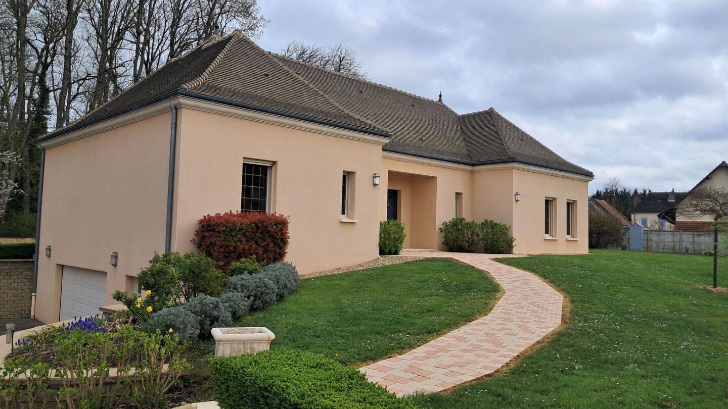 Maison 6 pièces 160 m² · à Pierre-de-Bresse · 160 m² · 395 000 €