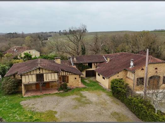 Maison de plain-pied à vendre 440 000 € 10 pièces 7 chambres 303 m² 3 200 m² de terrain Salles-d'Armagnac 32370