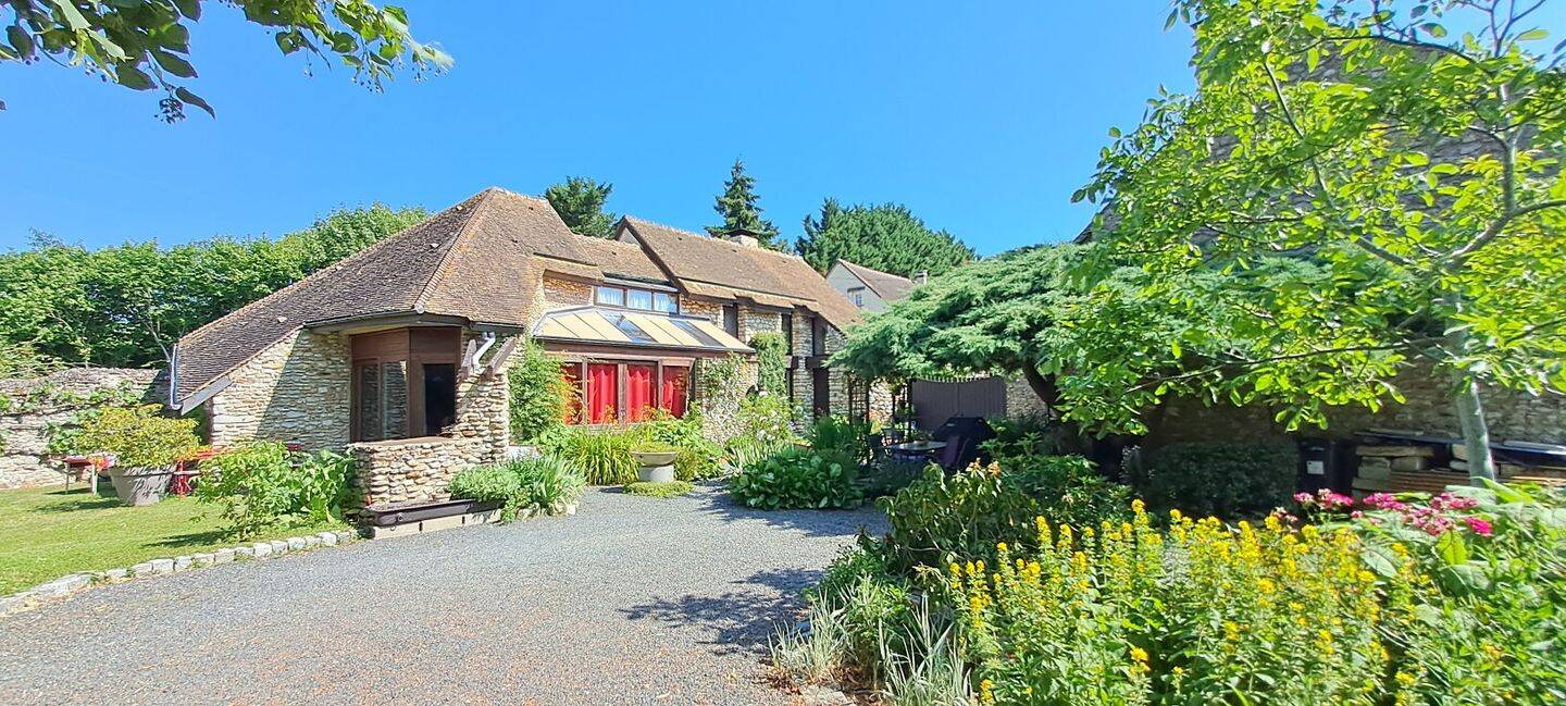 Maison 6 pièces 220 m² · à Étréchy · 220 m² · 420 000 €