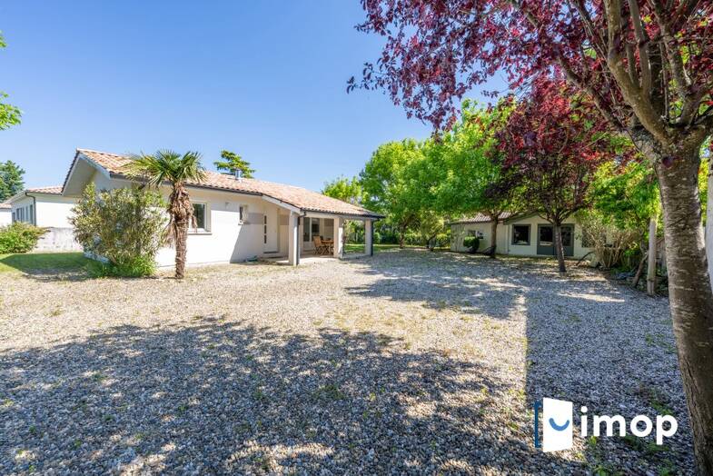 Maison de plain-pied à vendre 236 900 € 3 pièces 2 chambres 59 m² 1 017 m² de terrain Margaux-Cantenac 33460