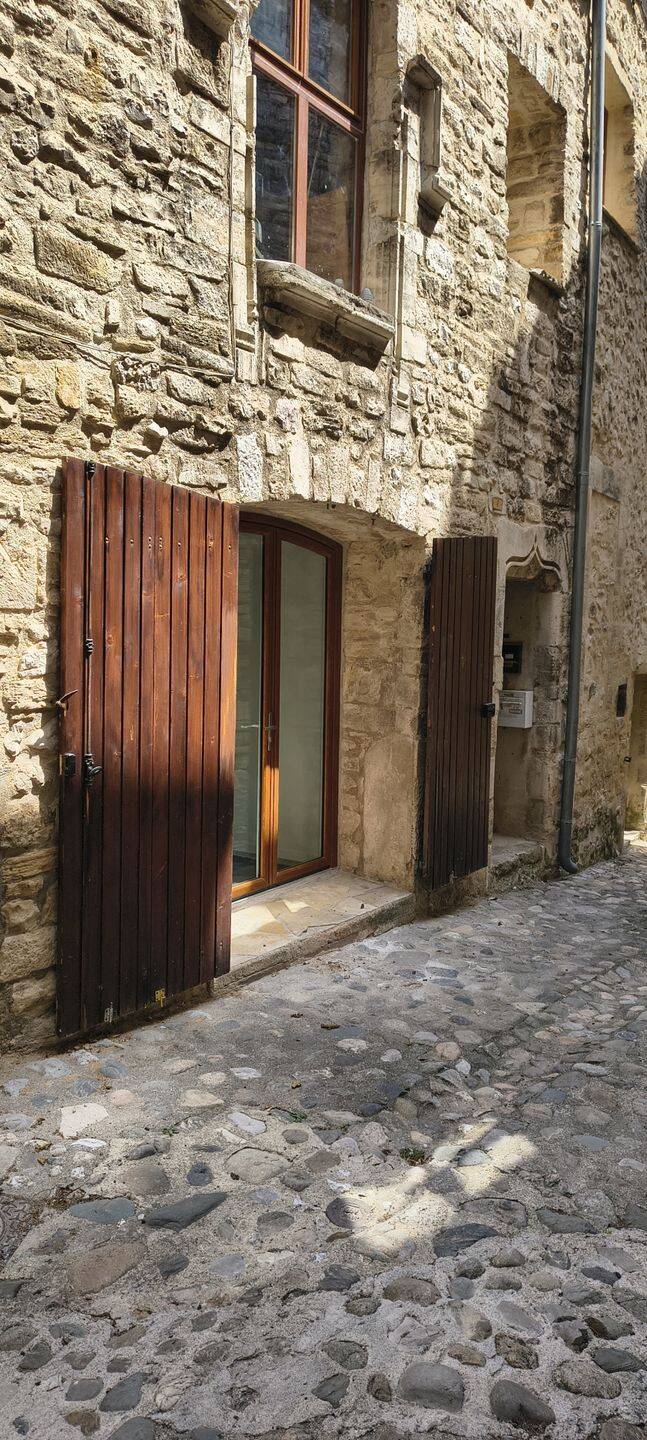 Appartement 1 pièce 34 m² · à Saint-Martin-de-Londres · 34,3 m² · 466 €
