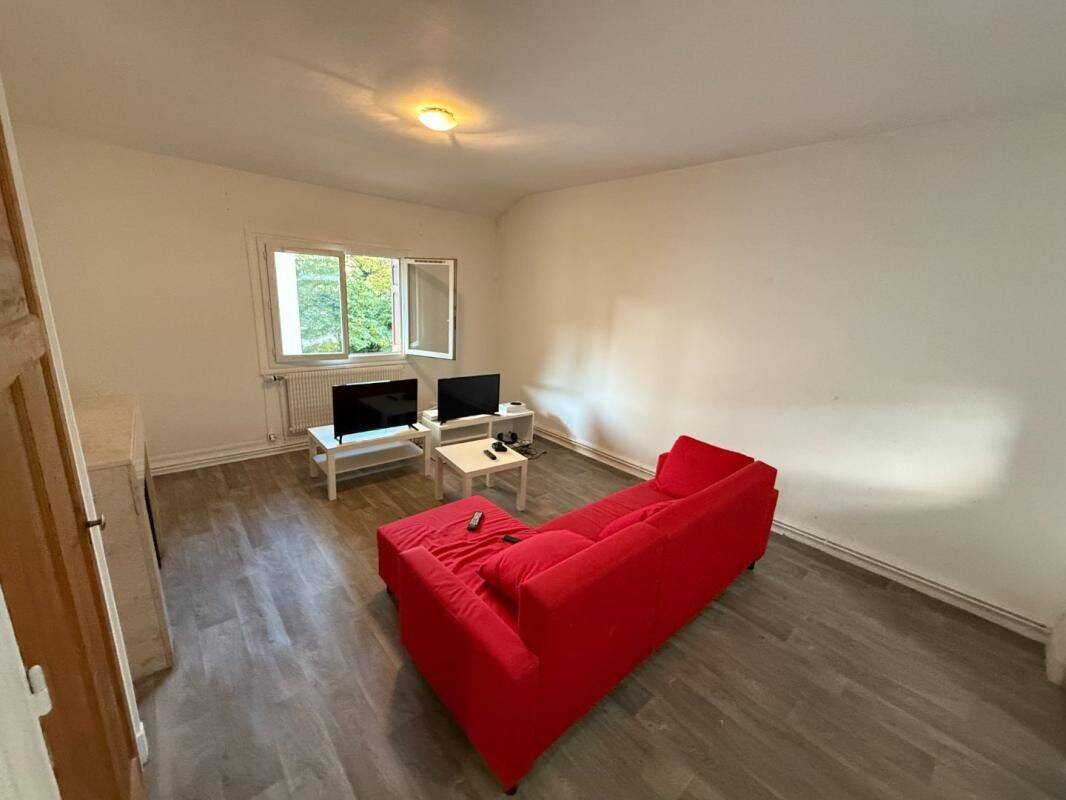 Appartement 3 pièces 66 m² · à Saint-Étienne · 66 m² · 600 €