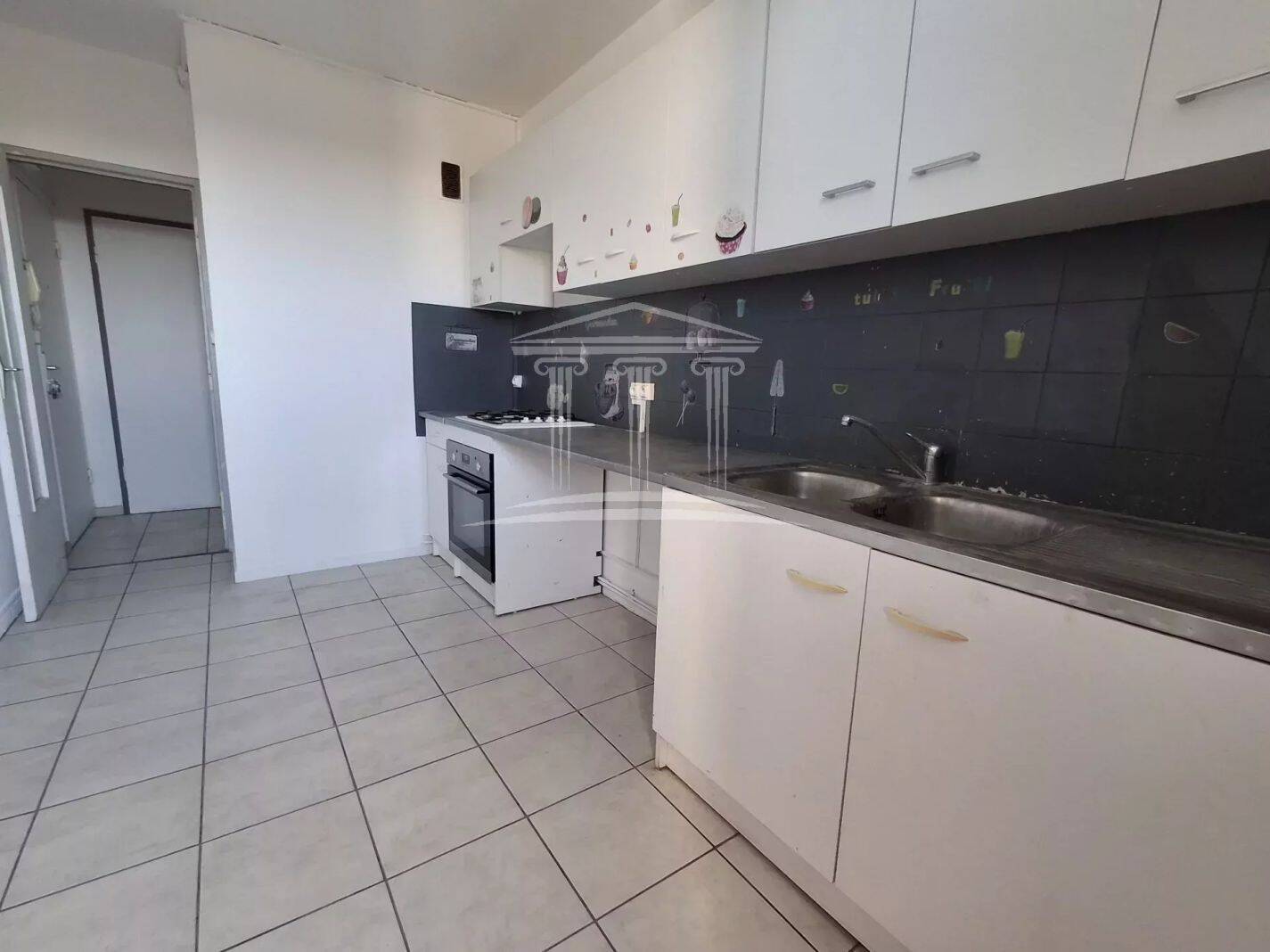 Appartement 3 pièces 57 m² · à Sorgues · 57 m² · 66 000 €