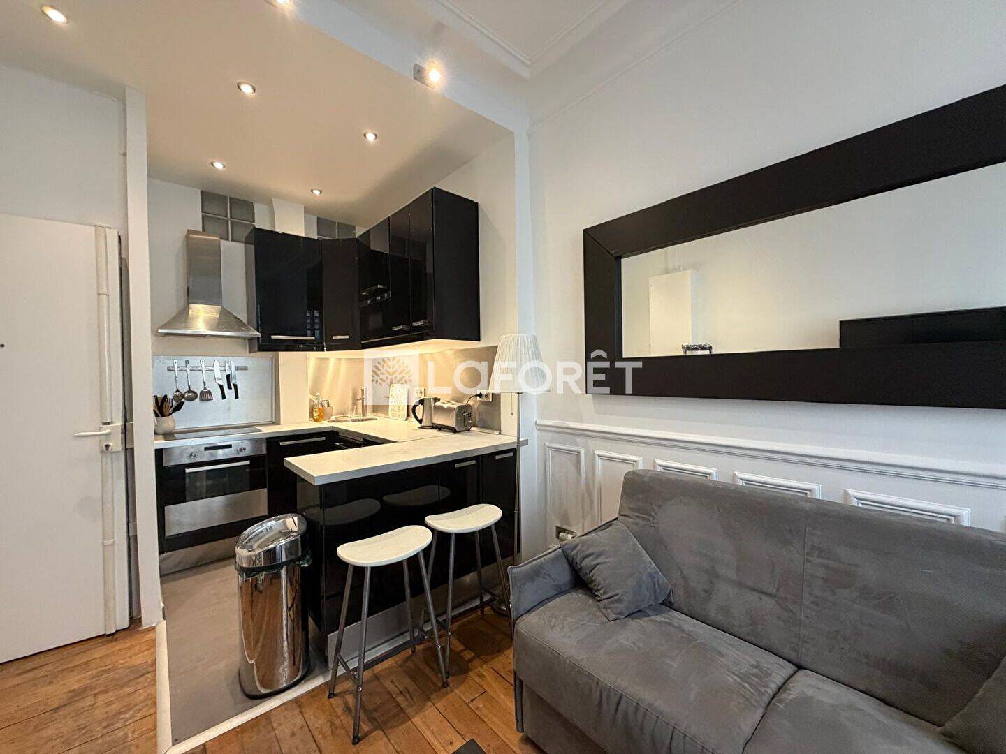 Appartement 2 pièces 30 m² · à Paris 16ème Arrondissement · 29,6 m² · 1 717 €/mois