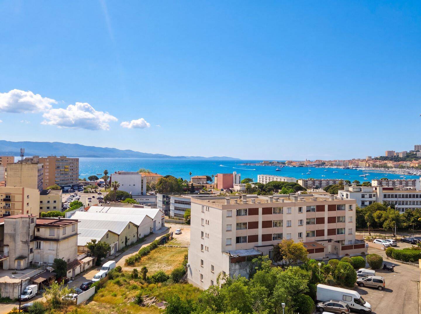 Appartement 4 pièces 93 m² · à Ajaccio · 93 m² · 379 000 €