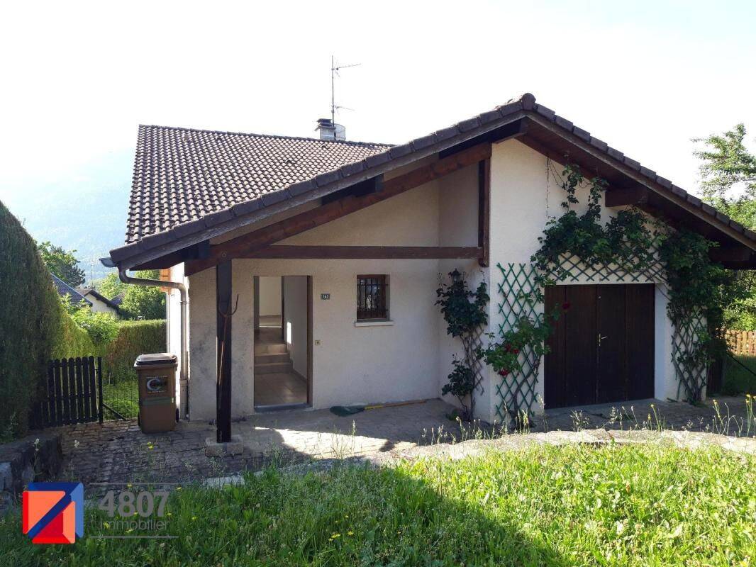 Maison 7 pièces 166 m² · à Viuz-en-Sallaz · 166 m² · 2 300 €