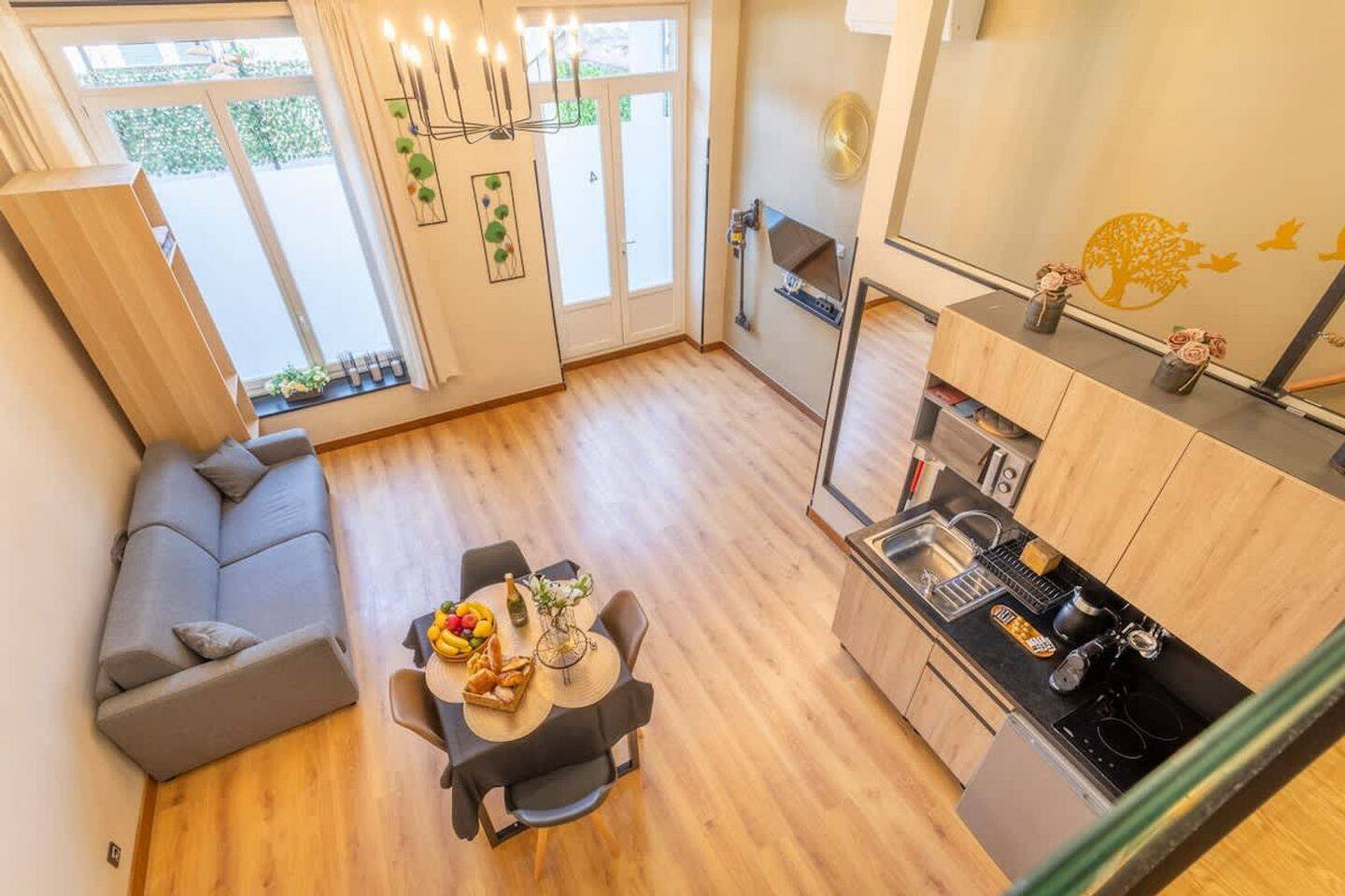Appartement 3 pièces 40 m² · à Marseille 6ème Arrondissement · 40 m² · 2 420 €/mois