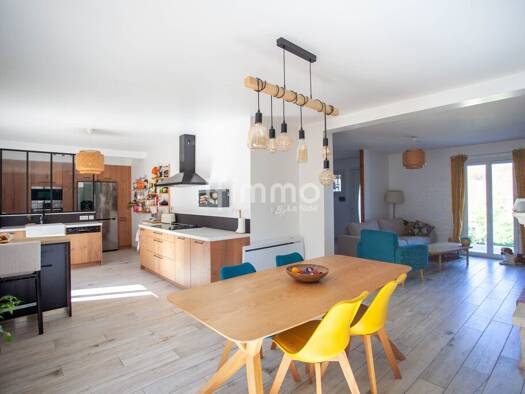 Maison à vendre 422 000 € 7 pièces 5 chambres 156 m² 1 049 m² de terrain Crégy-lès-Meaux 77124