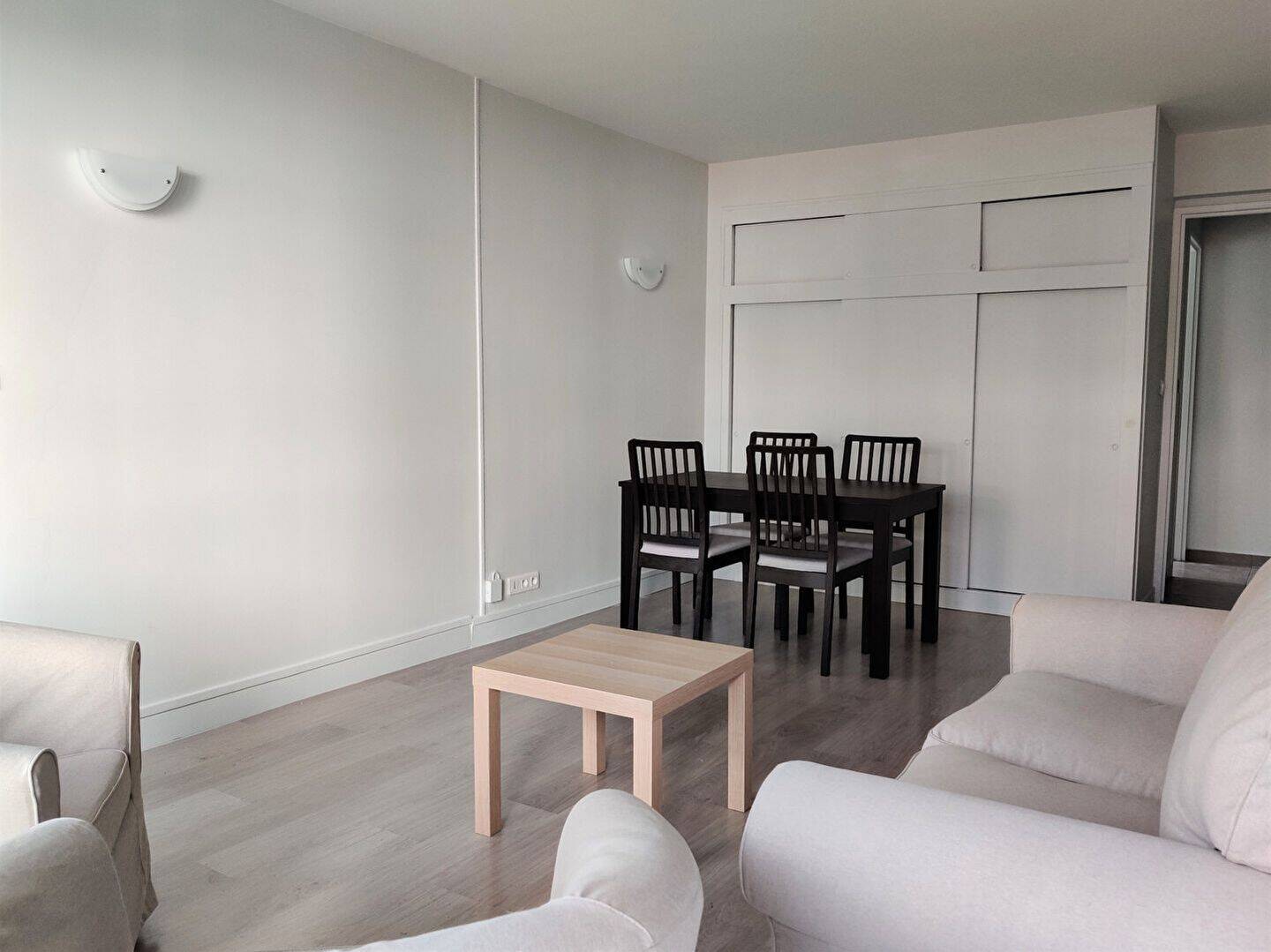 Appartement 2 pièces 47 m² · à Paris 15ème Arrondissement · 46,6 m² · 1 390 €/mois
