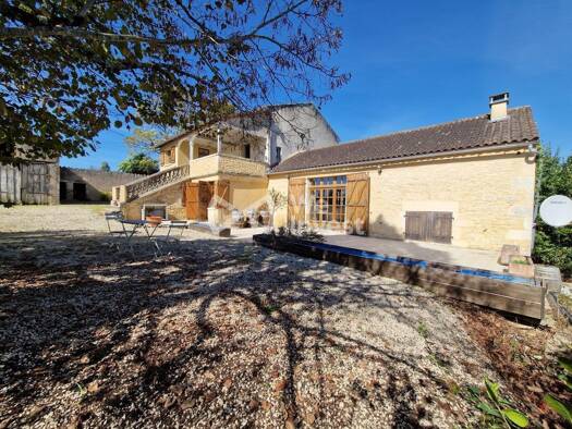 Maison à vendre 434 000 € 8 pièces 5 chambres 200 m² 50 070 m² de terrain Puy-l'Évêque 46700