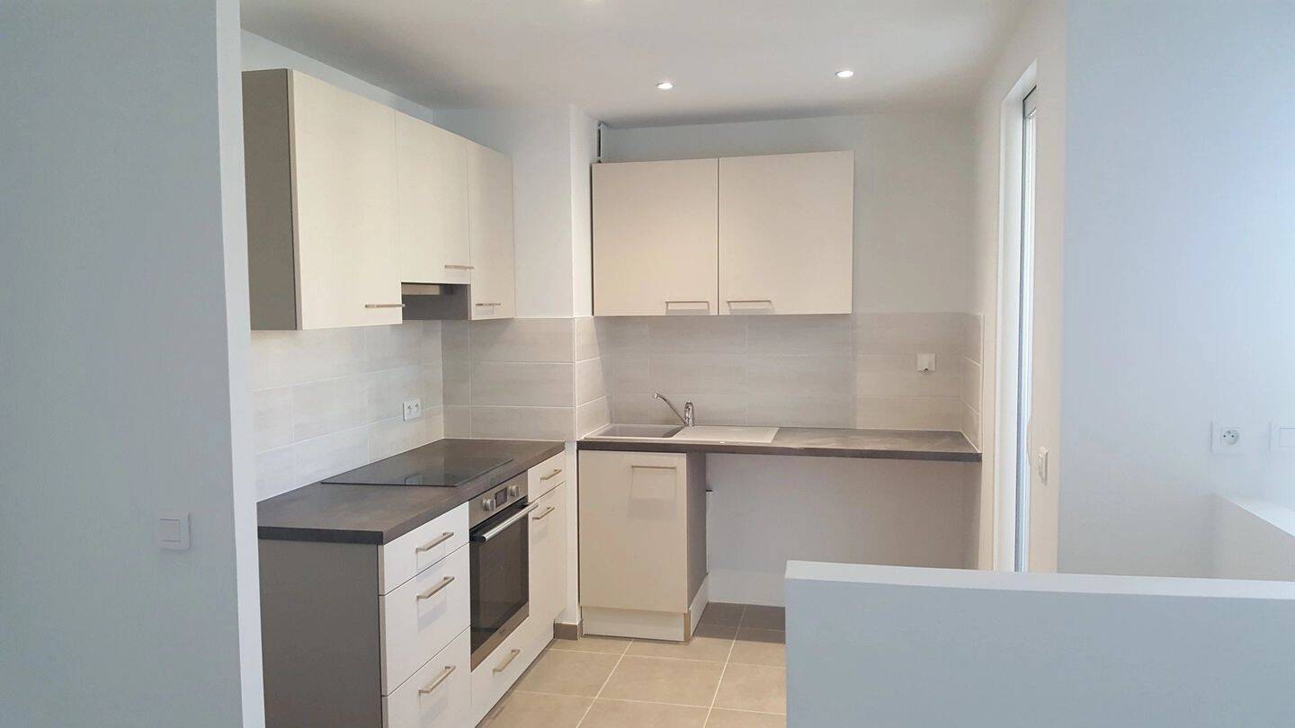 Appartement 3 pièces 74 m² · à Toulon · 73,5 m² · 930 €
