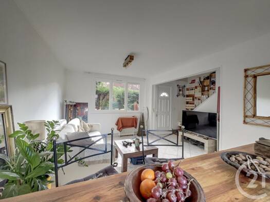 Maison à vendre 260 000 € 3 pièces 2 chambres 57 m² 10 m² de terrain Bougival 78380