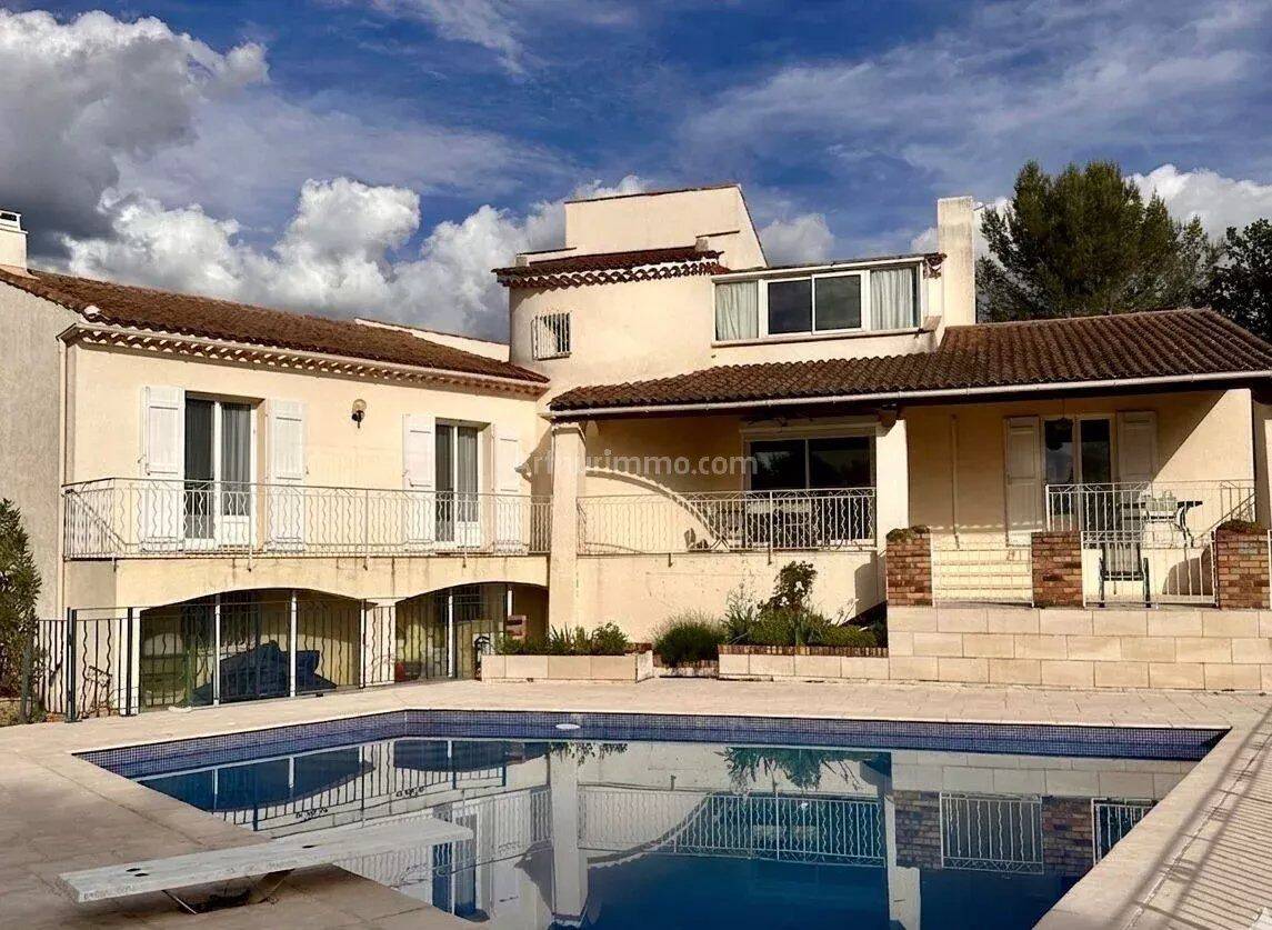 Maison 8 pièces 250 m² · à Tavernes · 250 m² · 745 000 €