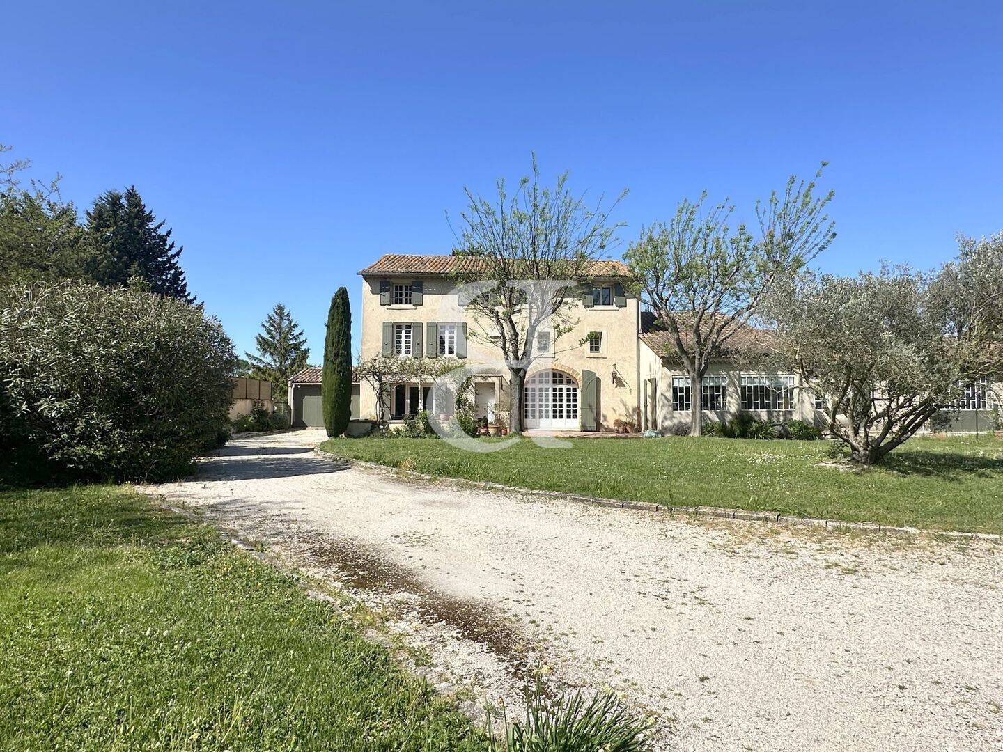 Maison 12 pièces 390 m² · à Velleron · 390 m² · 849 000 €