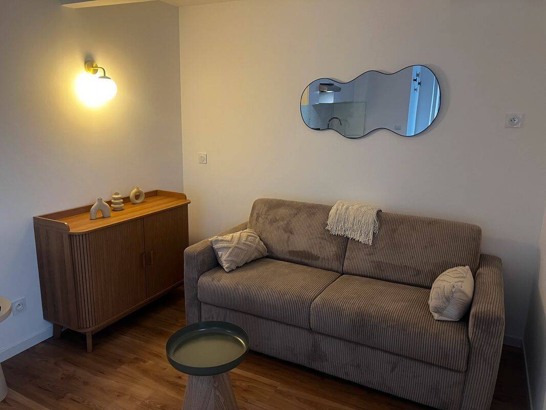 Appartement 1 pièce 18 m² · à Fargues-Saint-Hilaire · 18 m² · 550 €/mois
