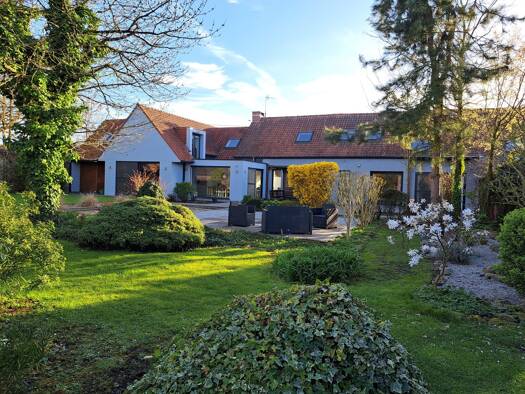 Maison à vendre 669 500 € 10 pièces 4 chambres 420 m² 2 070 m² de terrain Leers 59115