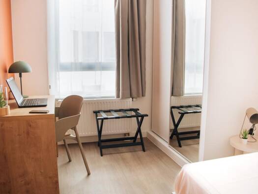 Studio à louer 890 € 4 pièces 3 chambres 7 étages Parc-La Boule- Champs Pierreux Nanterre 92000