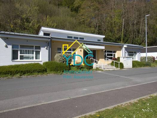 Local d'activités à vendre 364 000 € 232 m² d'espace de stockage Cany-Barville 76450