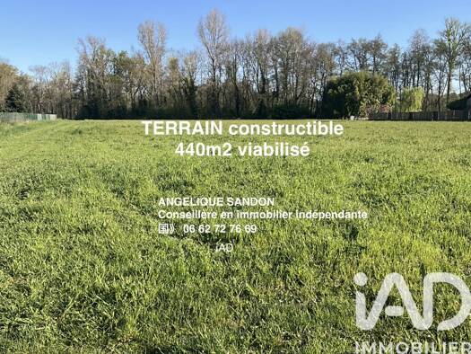 Terrain constructible viabilisé à vendre 157 000 € 440 m² de terrain Saint-Maurice-de-Gourdans 01800