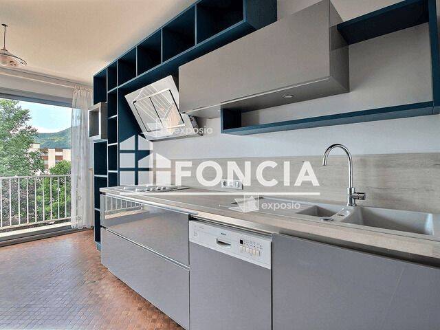 Appartement 3 pièces 84 m² · à Meylan · 83,7 m² · 1 146 €