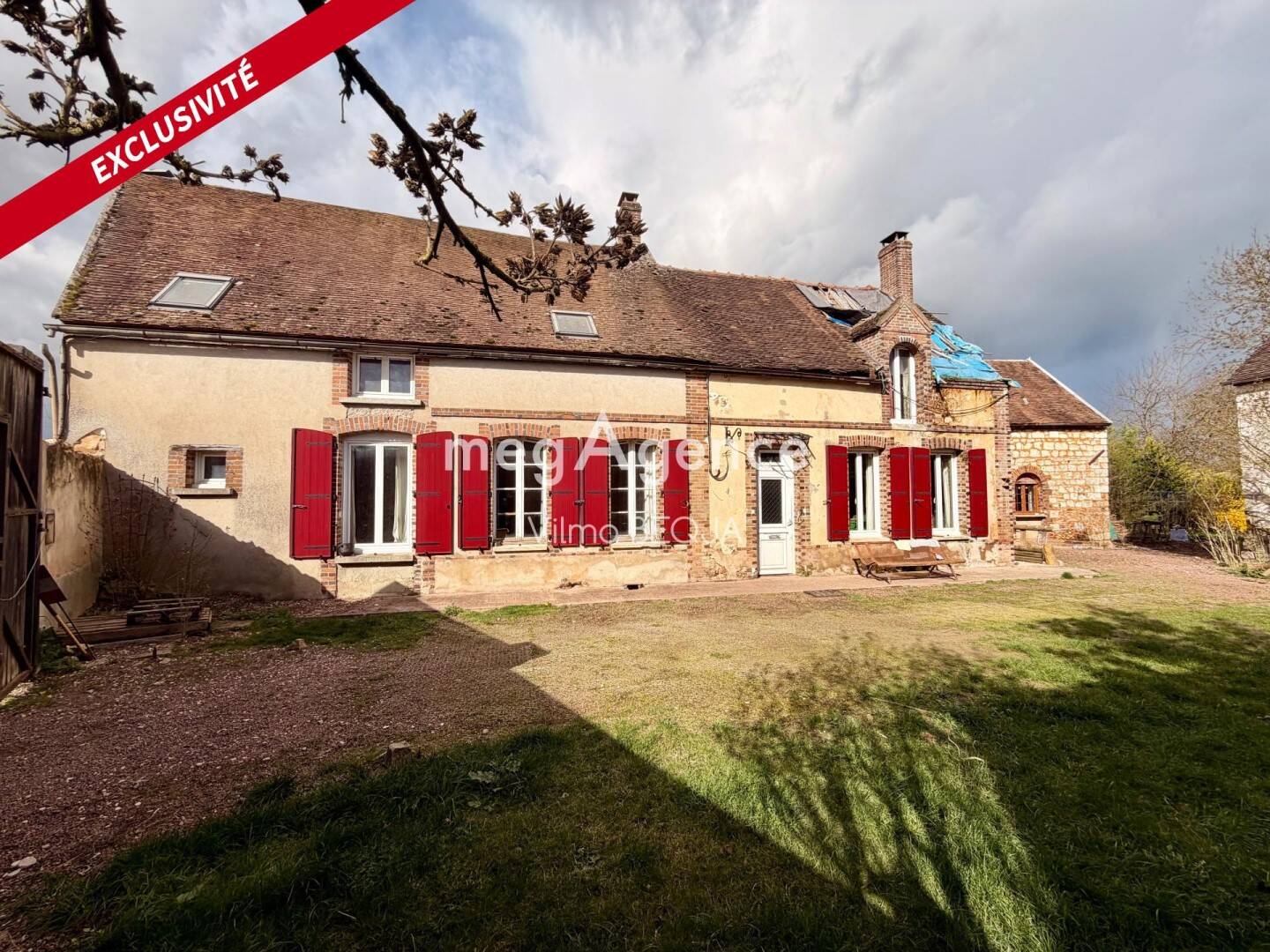 Maison 8 pièces 280 m² · à Lailly · 280 m² · 169 000 €