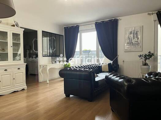 Appartement à vendre 337 000 € 4 pièces 3 chambres 80 m² Étage 3/4 La Commanderie Élancourt 78990