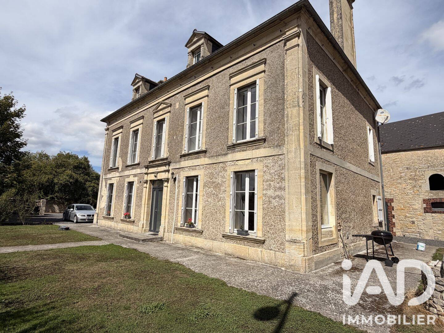Maison 8 pièces 245 m² · à Formigny la Bataille · 245 m² · 728 000 €