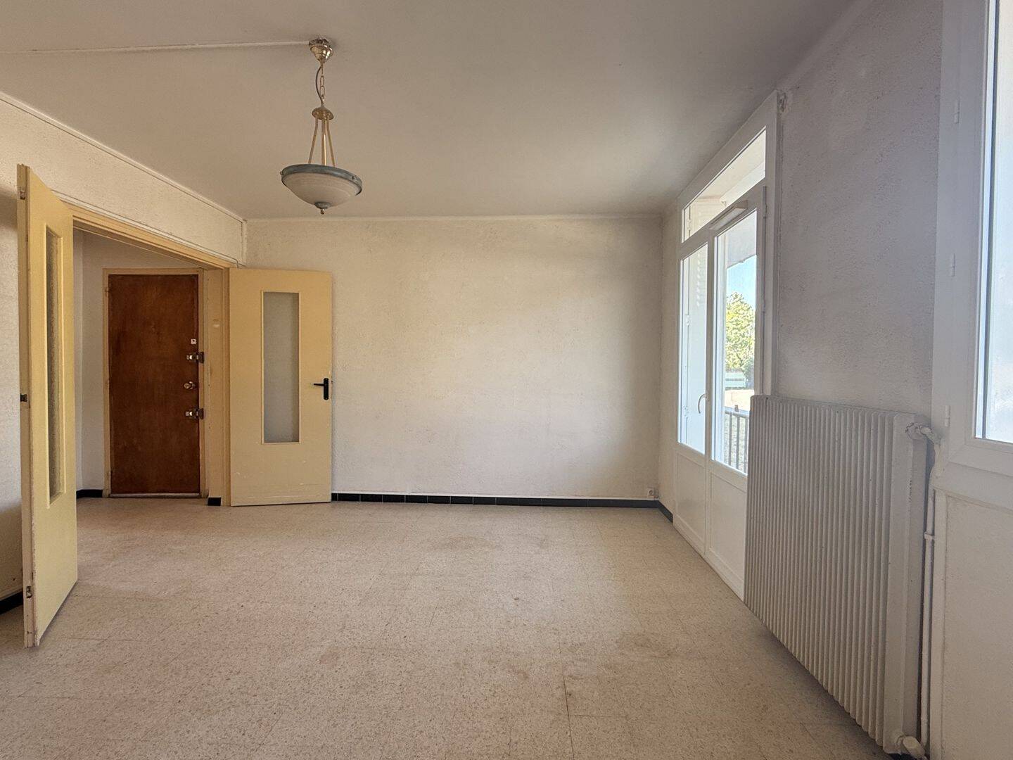 Appartement 3 pièces 65 m² · à Pont-Saint-Esprit · 65 m² · 620 €