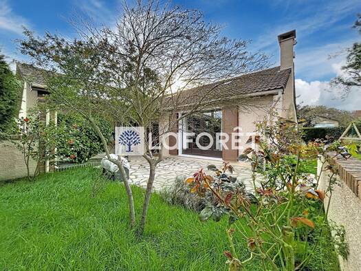 Maison de plain-pied à vendre 695 000 € 6 pièces 3 chambres 129 m² 842 m² de terrain Aigremont 78240