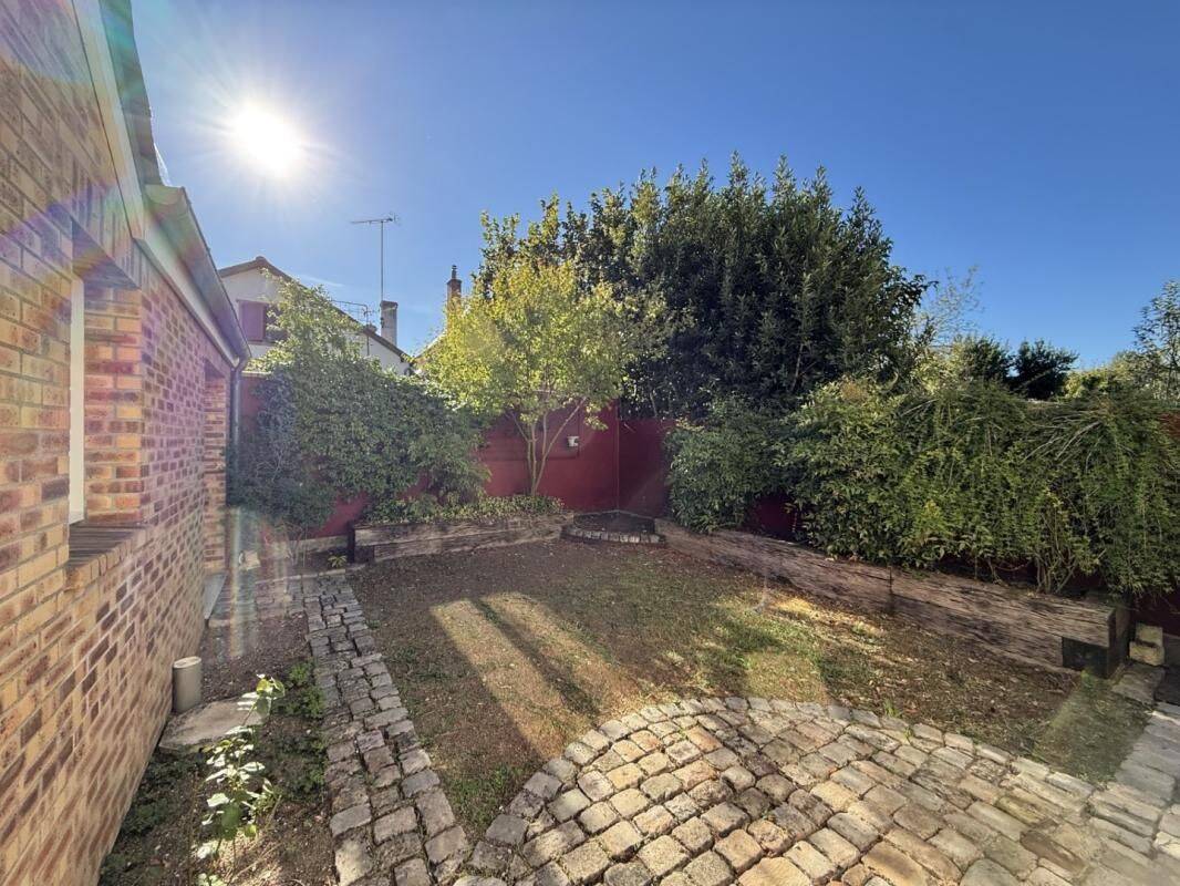 Maison 7 pièces 122 m² · à Orléans · 122 m² · 1 402 €/mois