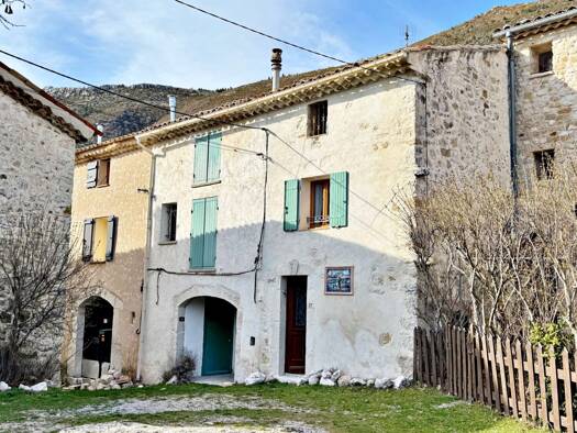 Maison à vendre 157 500 € 4 pièces 2 chambres 125 m² Bargème 83840