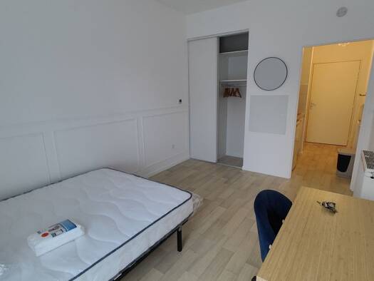 Appartement à louer 615 € 1 pièce 20 m² RDC/4 disponible dès maintenant Giraudeau Tours 37000