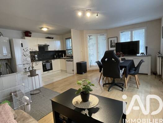 Appartement à vendre 199 500 € 4 pièces 3 chambres 77 m² RDC/3 Parc des Sports Savigny-le-Temple 77176