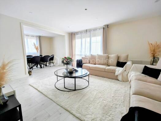 Appartement à vendre 199 000 € 5 pièces 2 chambres 75,8 m² Étage 4/4 Danièle-Petit Bontemps Plaisir 78370