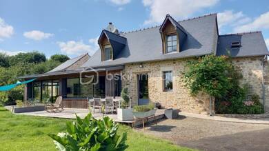Mas à vendre 324 000 € 7 pièces 4 chambres 180 m² 18 000 m² de terrain Sainte-Suzanne-et-Chammes 53270