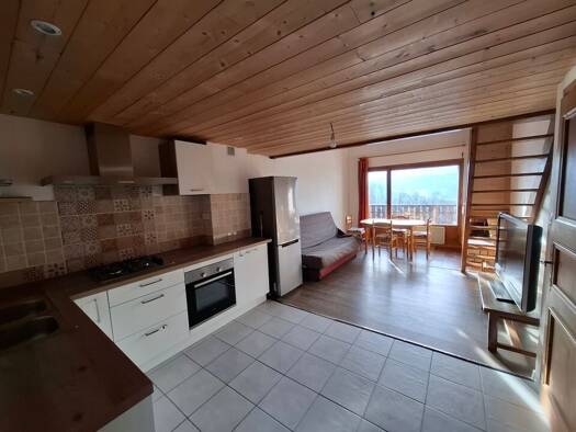 Appartement à louer 900 € 2 pièces 1 chambre 41 m² Mieussy 74440